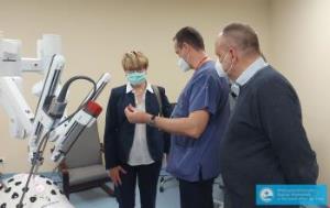 Robot chirurgiczny da Vinci gotowy do pracy